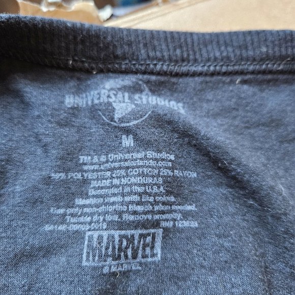 Universal Studios Avengers Womens Tank Top Excellent Condition Size Medium - Picture 6 of 6